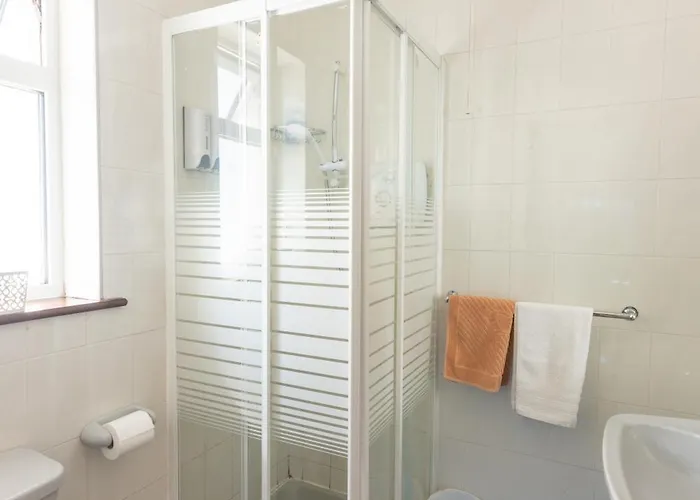 Avalon House Гостевой дом Голуэй