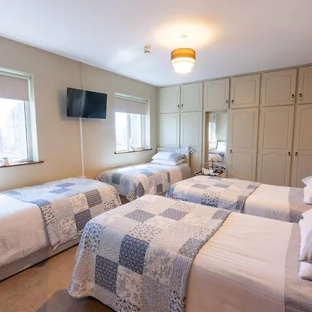 Avalon House Vendégház Galway