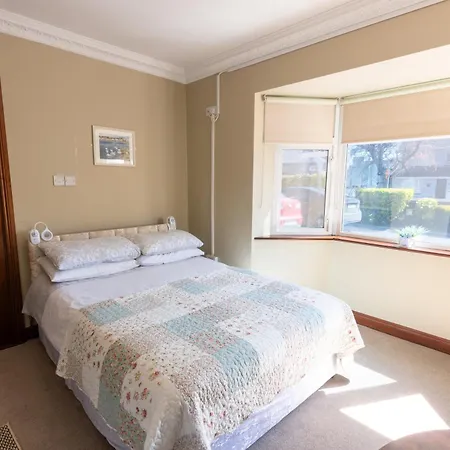 Avalon House 戈尔韦