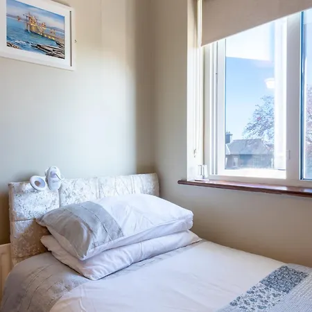 Avalon House * 戈尔韦