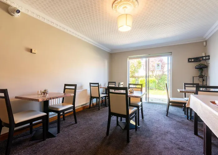 Guest house Avalon House *