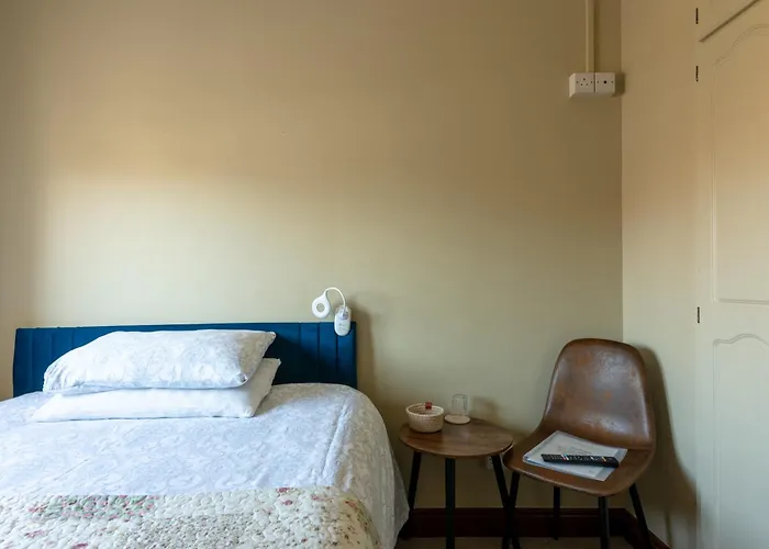 Guest house Avalon House